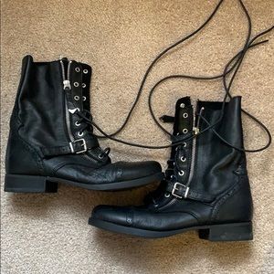 Combat boots